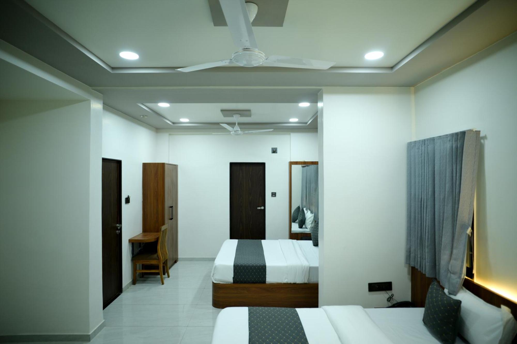 Hotel Aagman Palanpur Екстериор снимка
