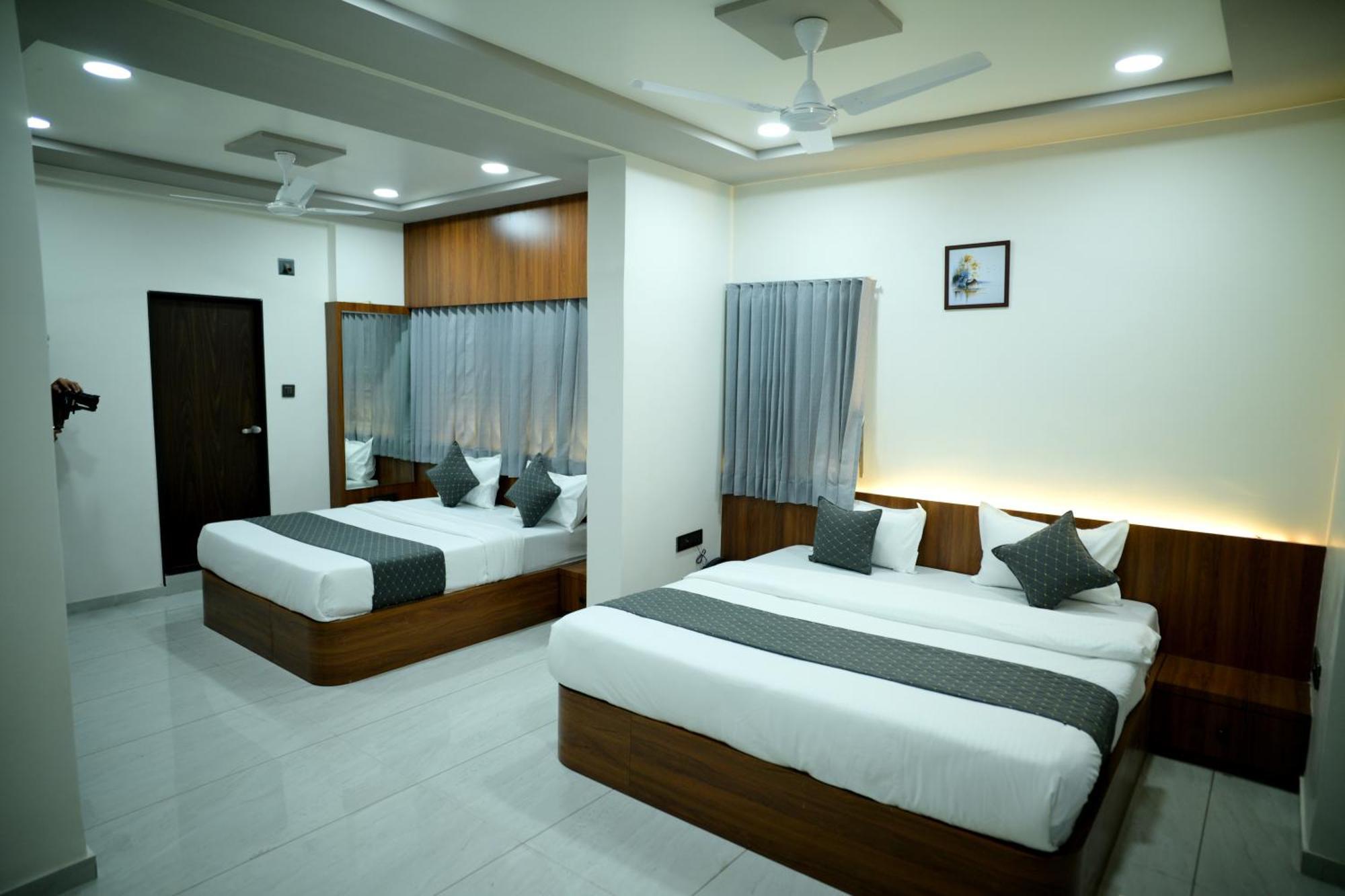 Hotel Aagman Palanpur Екстериор снимка