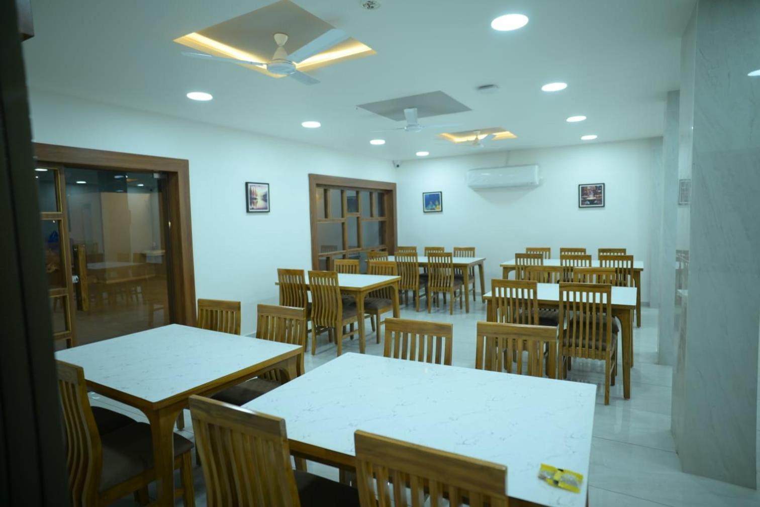 Hotel Aagman Palanpur Екстериор снимка