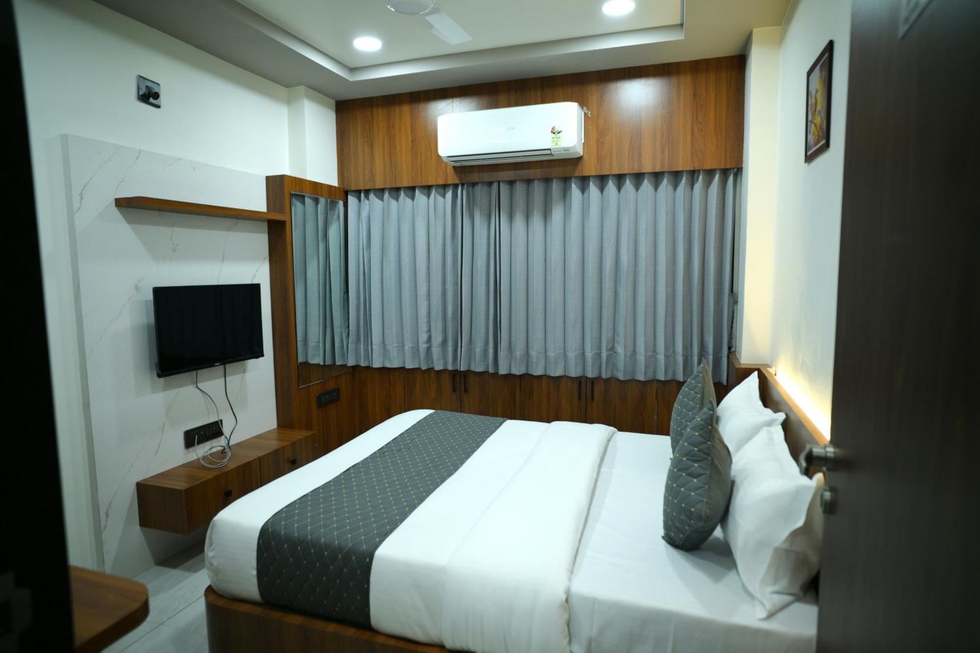 Hotel Aagman Palanpur Екстериор снимка