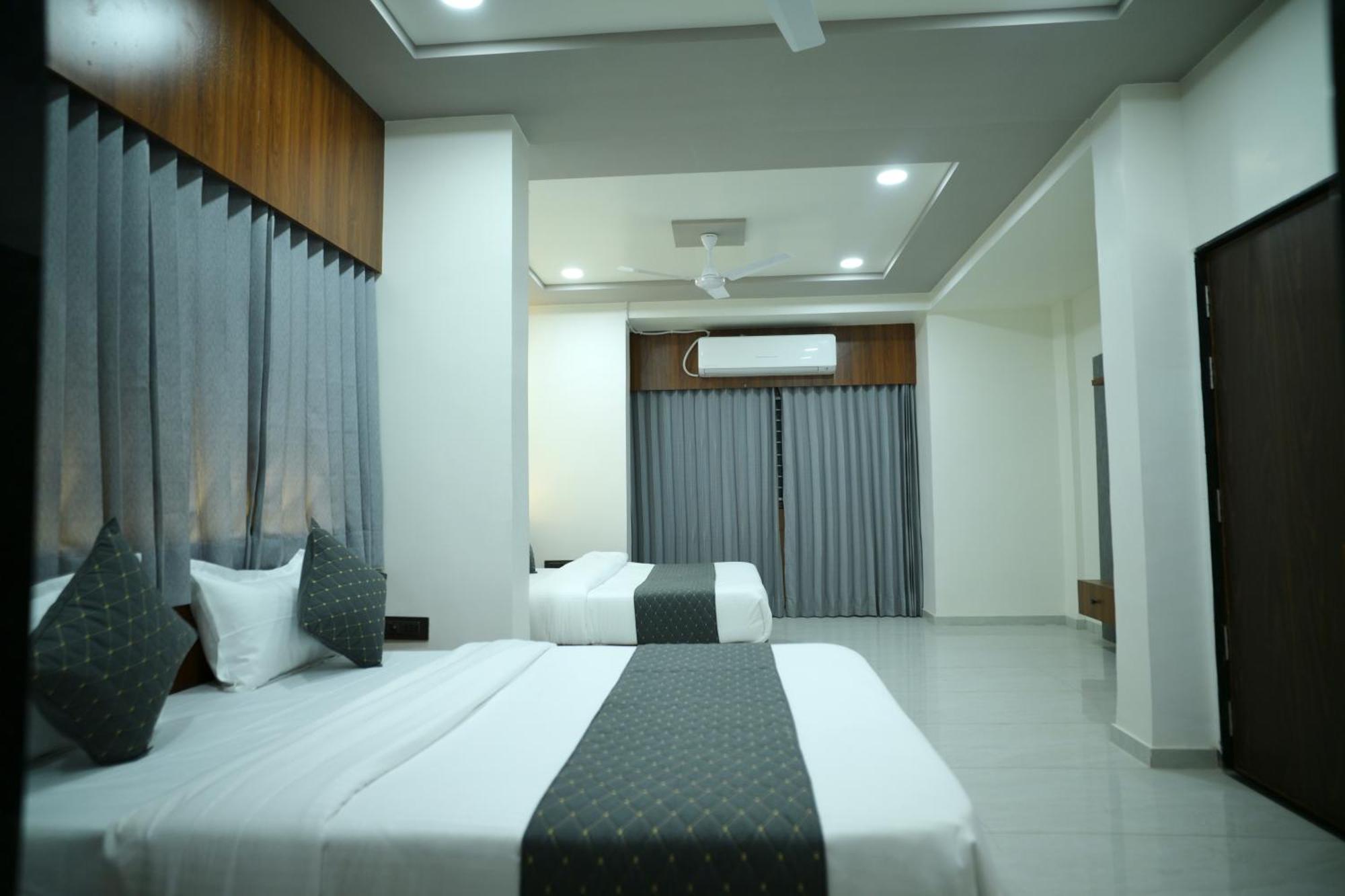 Hotel Aagman Palanpur Екстериор снимка